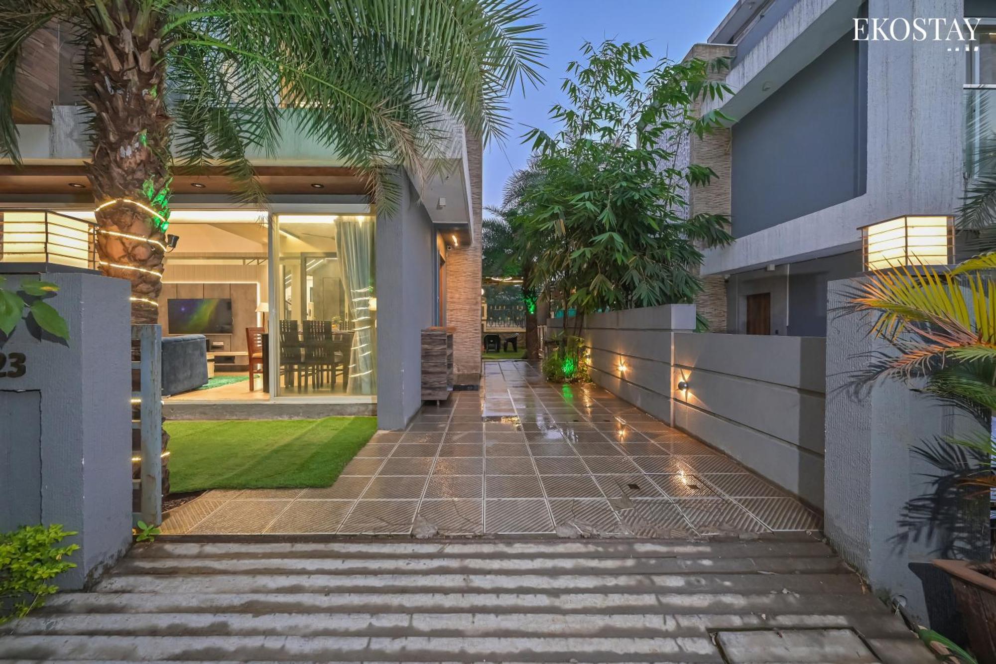 Ekostay Gold - Peninsula Villa Лонавала Екстериор снимка