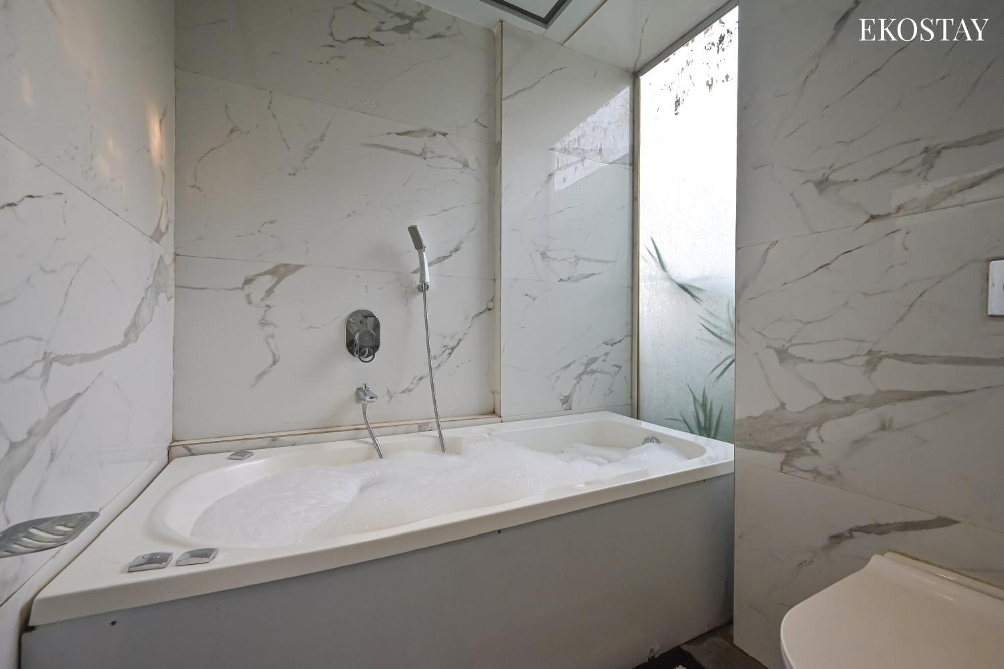 Ekostay Gold - Peninsula Villa Лонавала Екстериор снимка